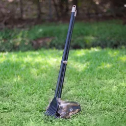 Arm & Hammer ™ Swivel Bin & Rake