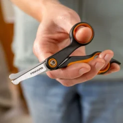 Fiskars pyöreäkärkiset sakset