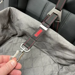 Koiran korotettu autoistuin KONG Ultimate