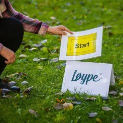 Rally-toko-kylttiteline Loype